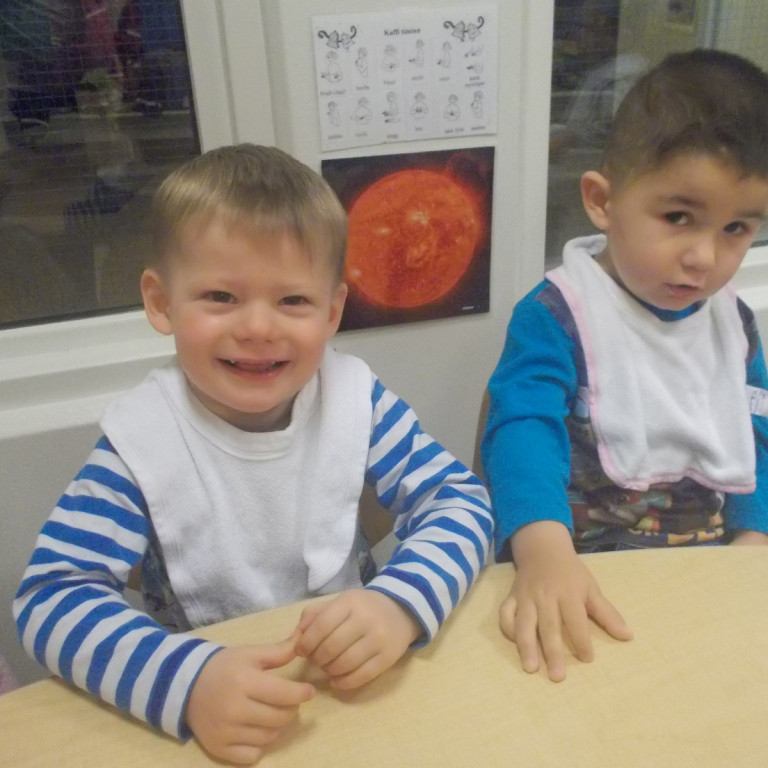 Baldvin og Preslav tilbúnir að fá sér hafragraut og AB mjólk