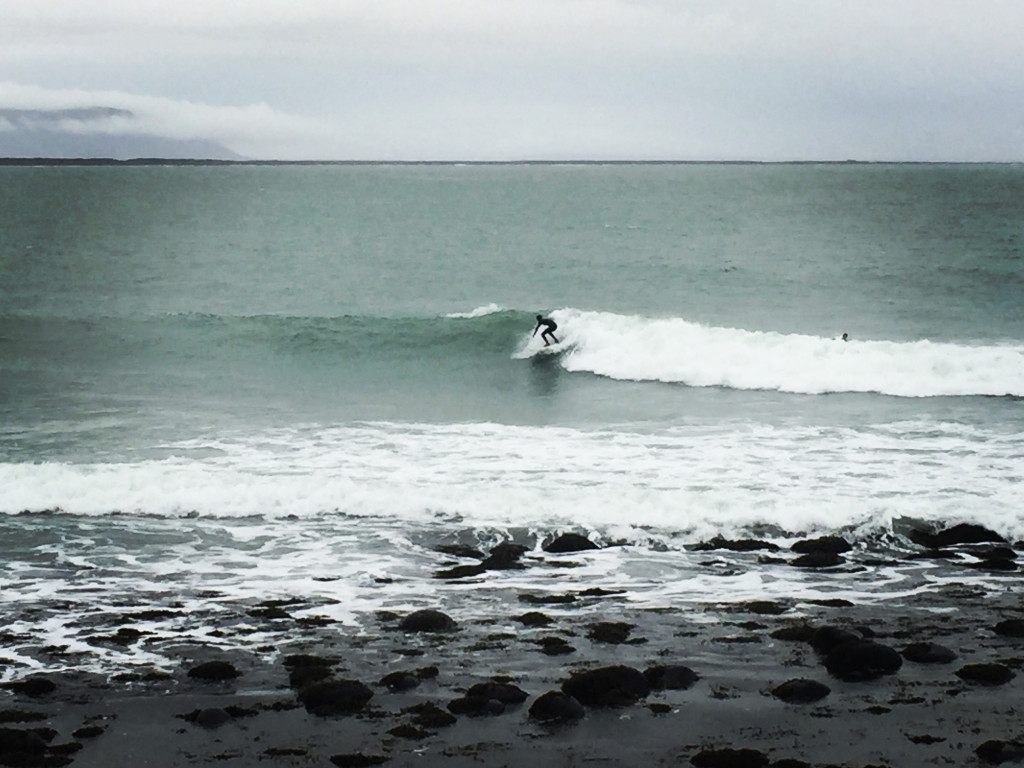 Brimbretti við Hafnarnesvita í október 2016