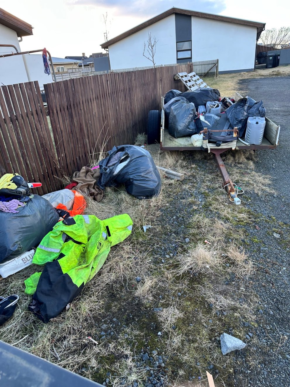 Eigendur hluta á bílastæði við Norðurbyggð 18–24