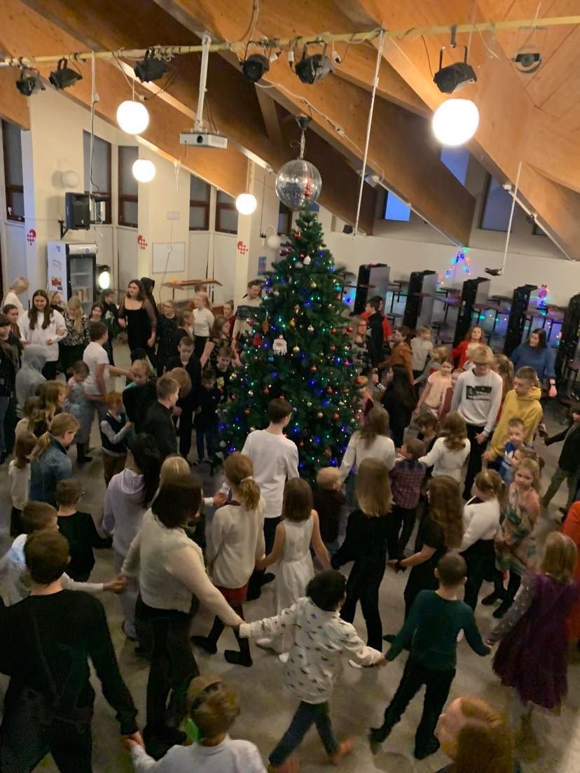 Jólaball í skólanum