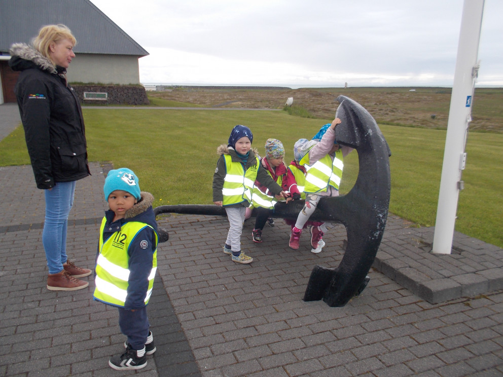 Hulduheimar - yngri hópur frjálsíþróttavöllur