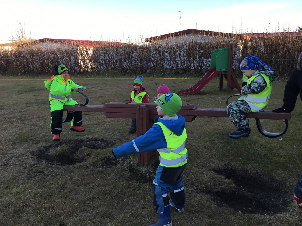 Hulduheimar - gönguferð og róló