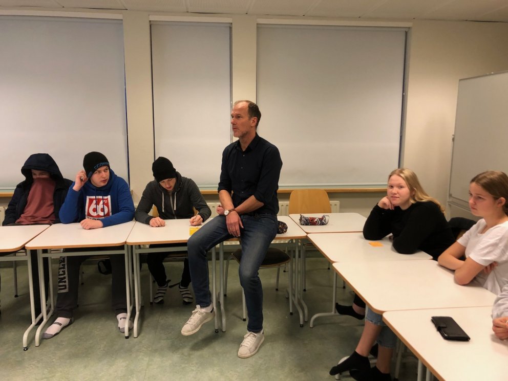 Þorgrímur Þráinsson heimsótti nemendur í 10. bekk og var með jákvæðan boðskap að vanda.