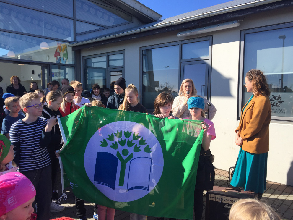 Grunnskólinn í Þorlákshöfn fékk afhentan Grænfánann í þriðja sinn