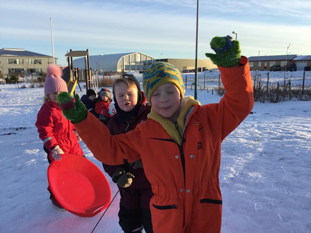 Hulduheimar - leikið í snjónum