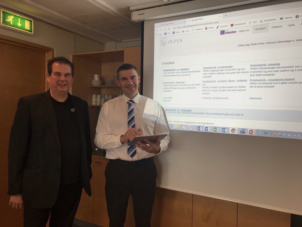 Ingimar Arndal, framkvæmdarstjóri OneSystems og Elliði Vignisson, bæjarstjóri Ölfuss