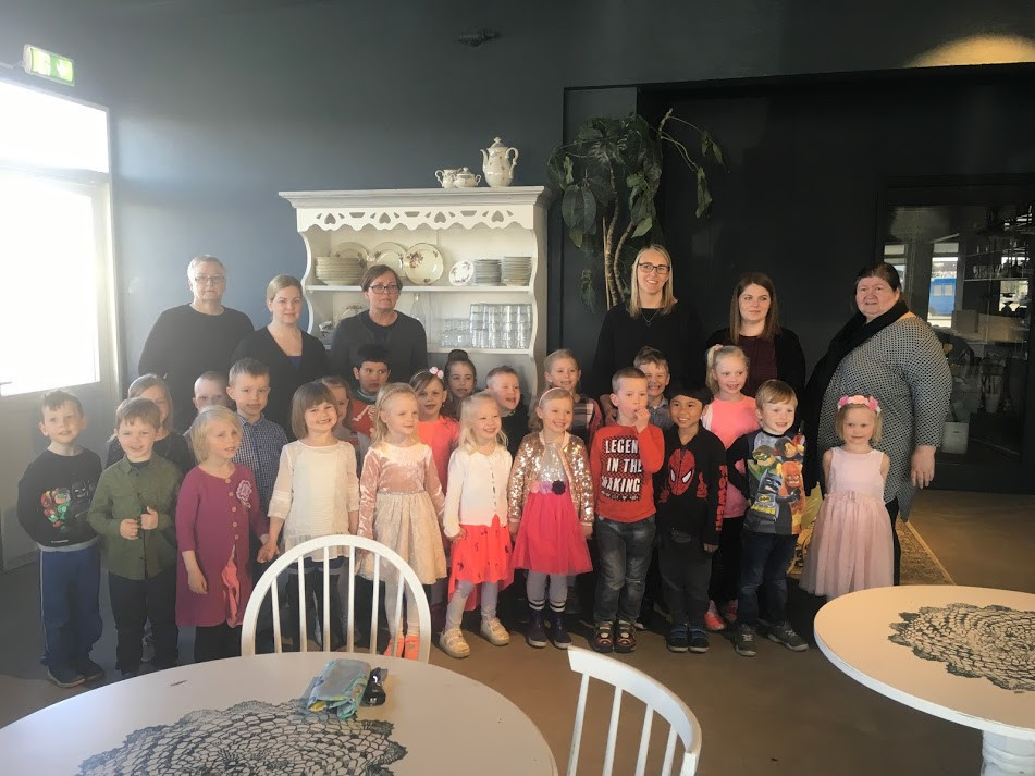 Goðheimar - Út að borða á Hendur í höfn