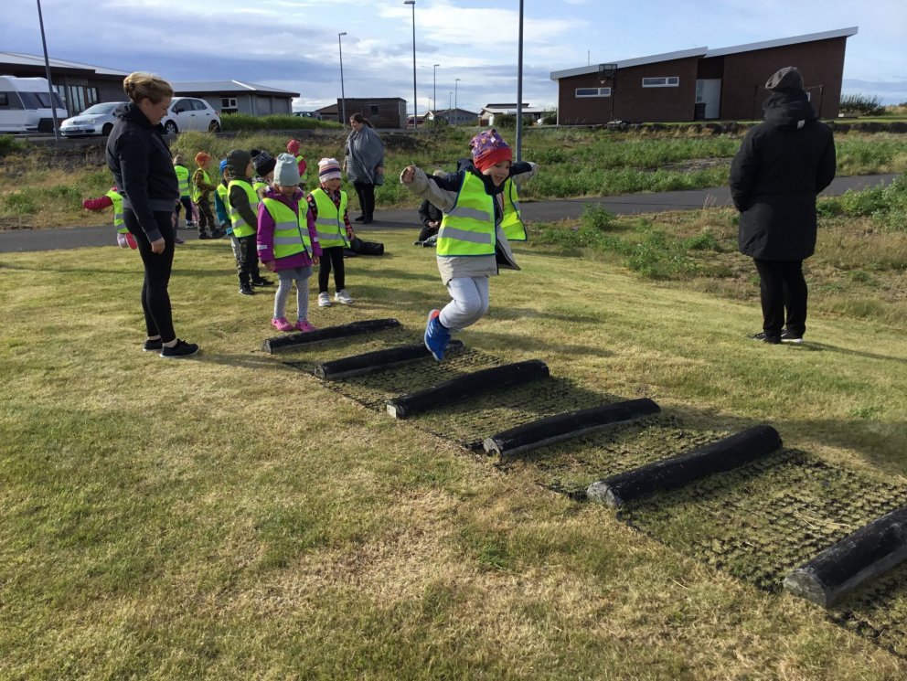 Hulduheimar berjamó og heilsustígur