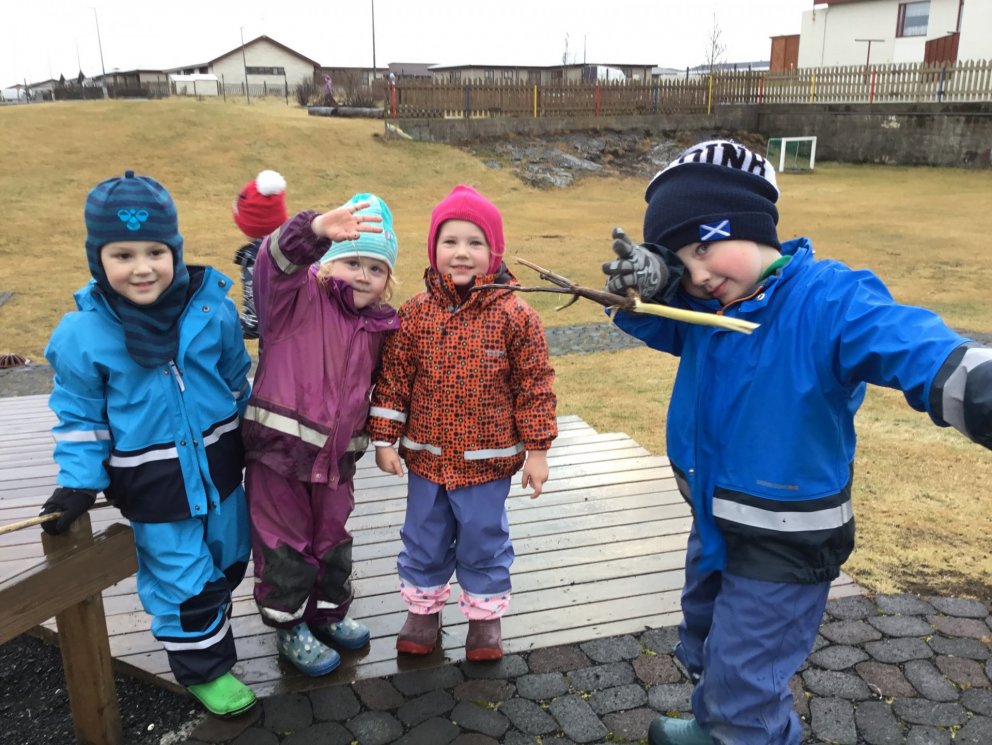 Hulduheimar - úti í leik