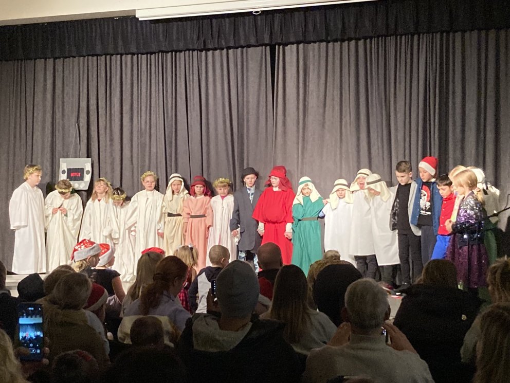 Hátíðleg jólakvöldvaka yngsta stigs