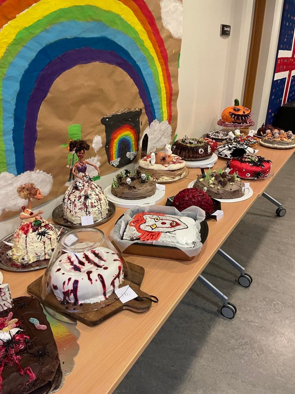 Þollóween, hryllingssögukeppni og kökukeppni