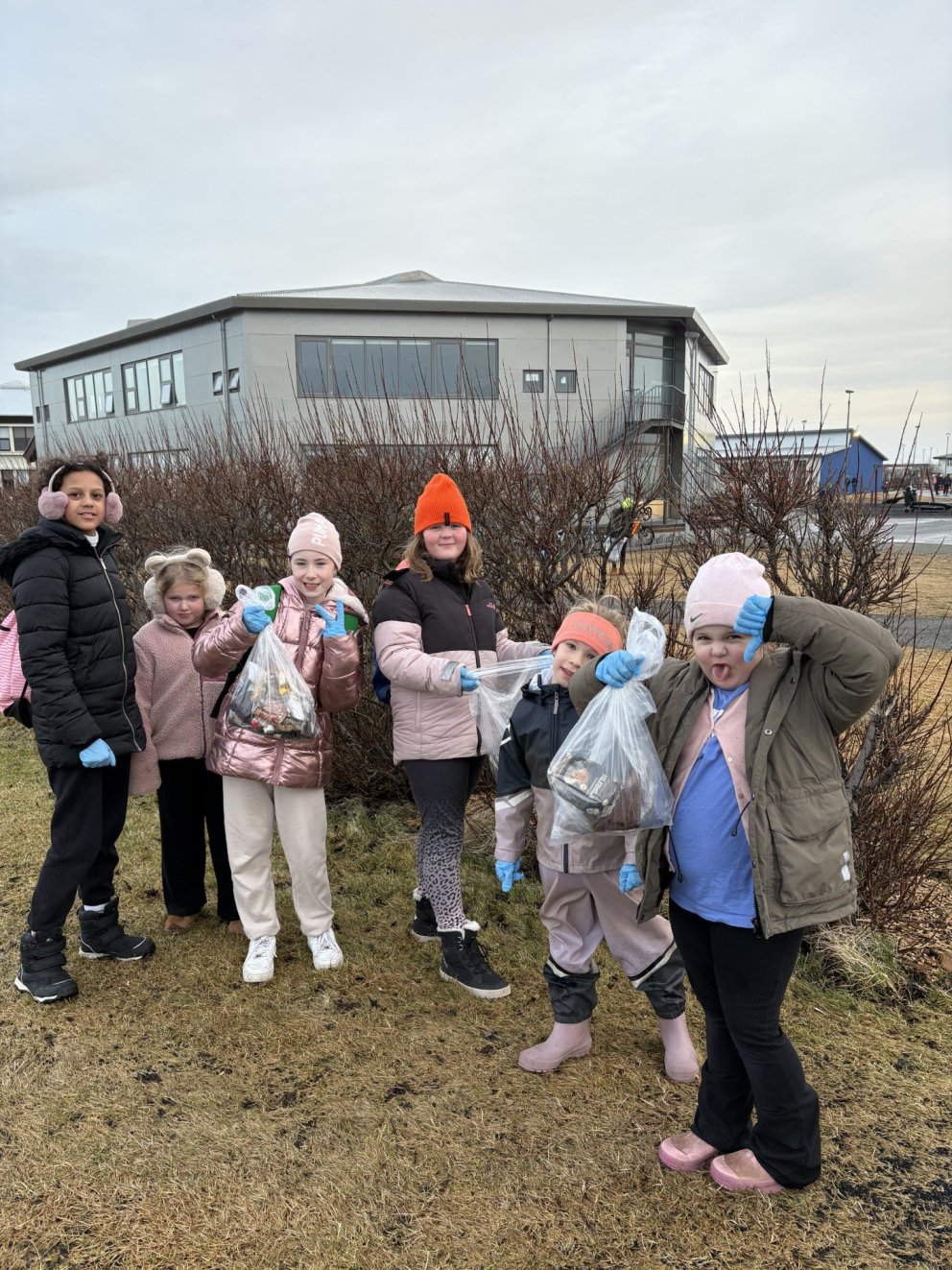 Nemendurnir tóku til hendinni í frímínútum