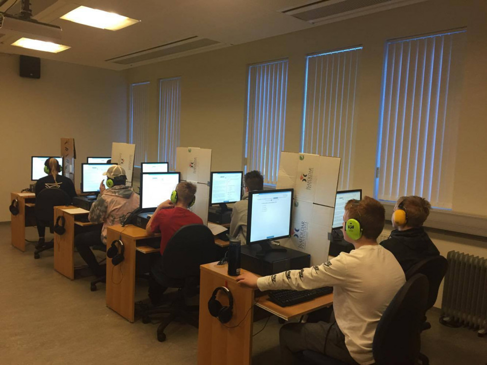 Samræmd könnunarpróf í 9. og 10. bekk