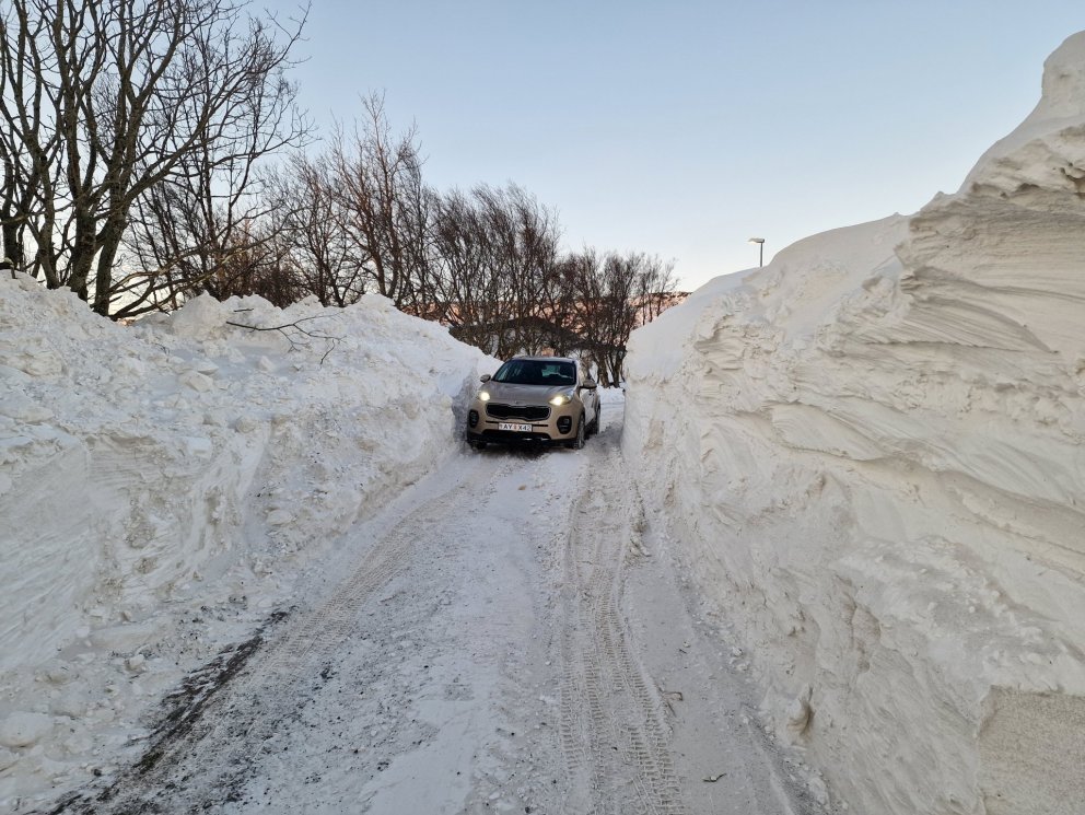 Snjógöng við Hjalla