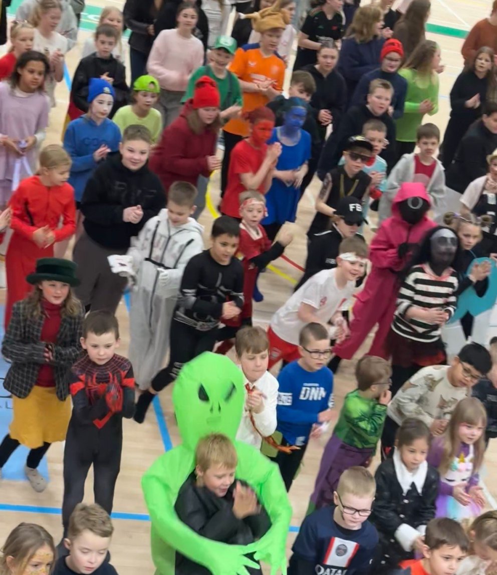 Öskudagsfjör í grunnskólanum