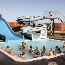 Vegna viðgerðar á kaldavatnslögn verður sundlauginni lokað kl. 14:00 opnum aftur þegar viðgerð líkur…