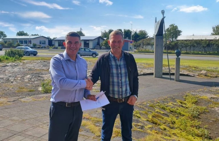Elliði Vignisson bæjarstjóri Ölfuss og Þorvaldur Garðarsson eigandi Hrímgrundar ehf.