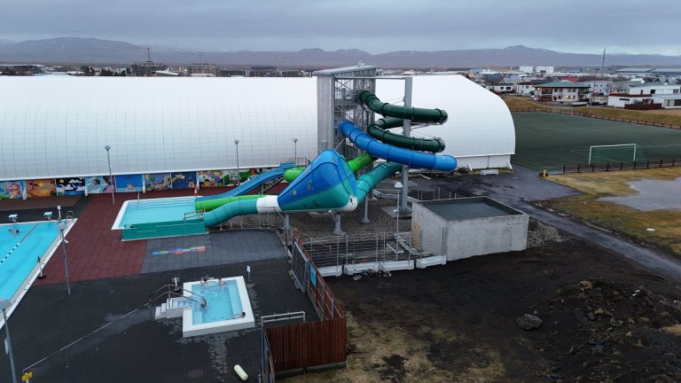 Nýjar vatnrennibrautir opnaðar