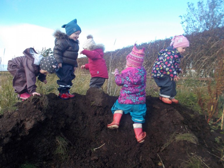 Dvergaheimar - gönguferð í móanum