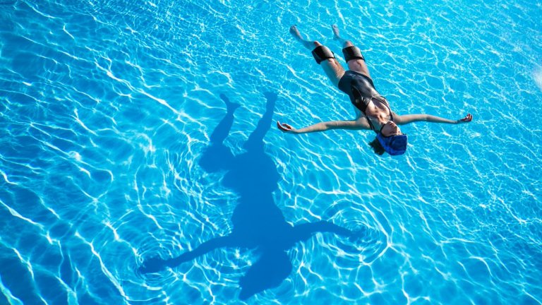 FRESTAÐ - Samflot í Sundlaug Þorlákshafnar