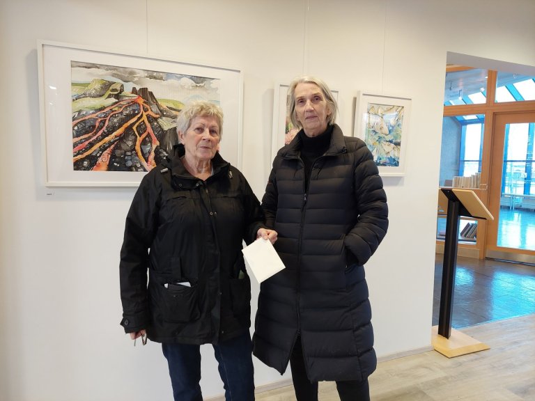 Gjöf til bókasafnsins