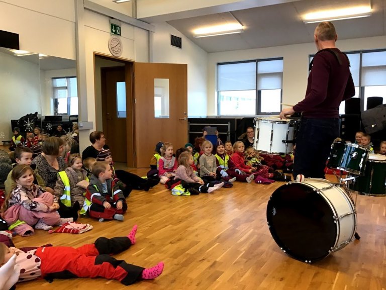 Hulduheimar - heimsókn í tónlistaskólann