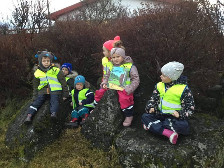 Hulduheimar - Myndir úr leik og starfi