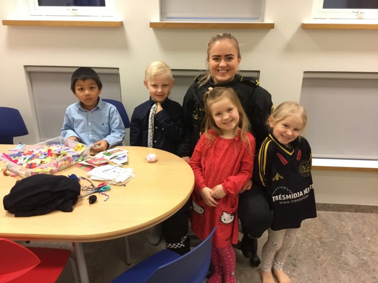 Hulduheimar - Löggan kom í heimsókn