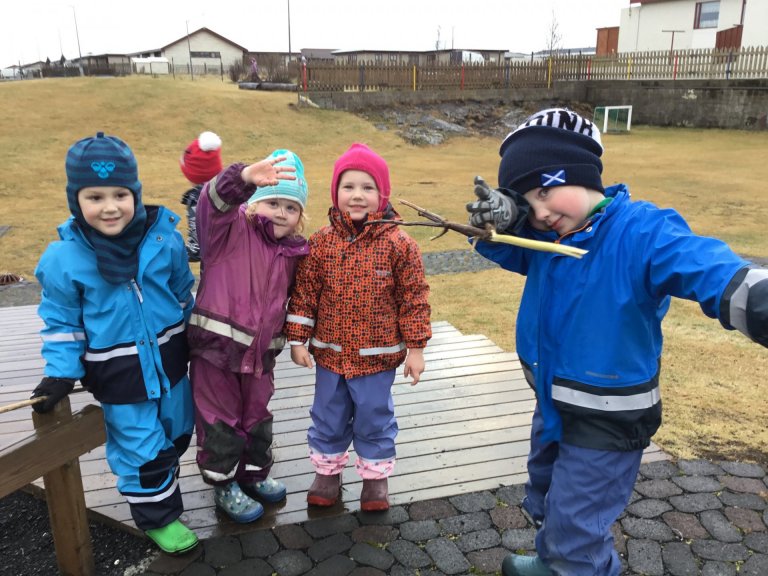 Hulduheimar - úti í leik