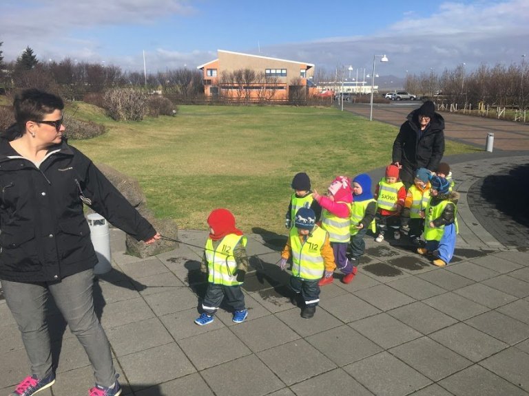 Ásheimar - Gönguferð í skrúðgarðinn apríl ´19