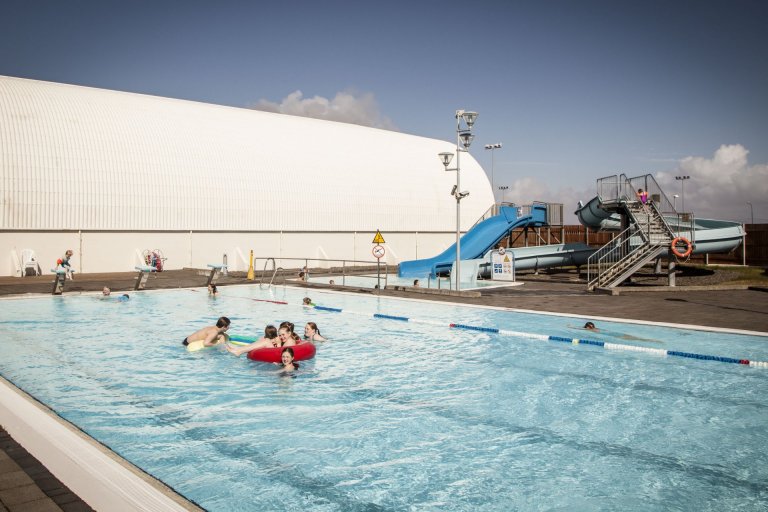 Sundlaugin, vaðlaugin og rennibrautarlaugin verða lokaðar vegna viðgerða frá þriðjudeginum 6. nóvemb…